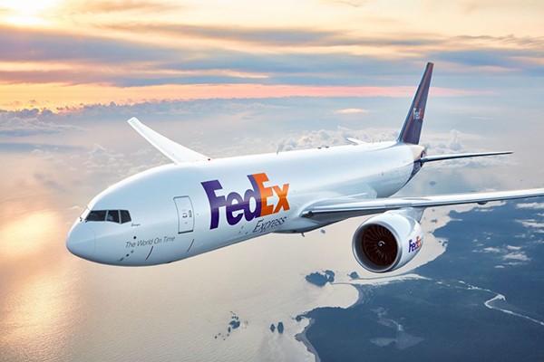 TNT, FedEx, UPS… là những hãng bay chuyên chuyển hàng từ Việt Nam đi nước ngoài